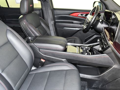 Used 2025 Chevrolet Traverse Z71 image 39