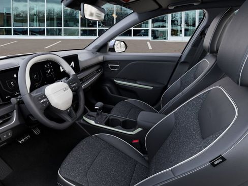 New 2025 Kia K4 GT-Line image 18