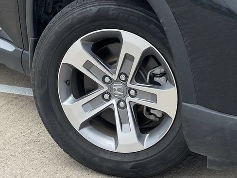 Used 2025 Honda Pilot EX-L image 8