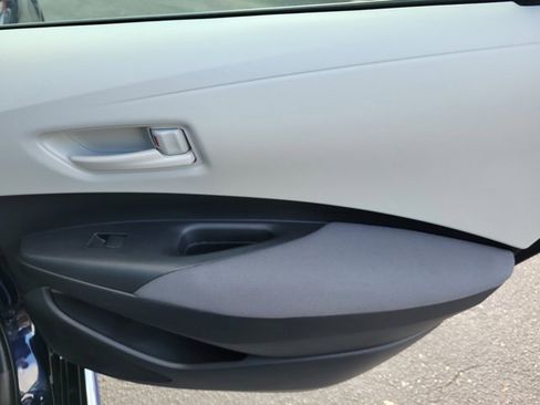 Used 2023 Toyota Corolla LE image 11