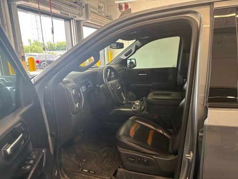 Used 2021 GMC Sierra 1500 AT4 w/ AT4 Preferred Package AWD/4WD image 5