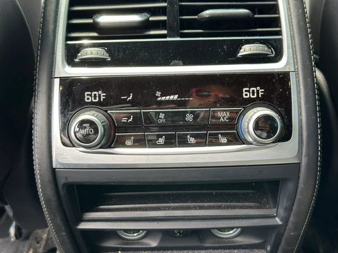 Used 2018 BMW 750i RWD image 30