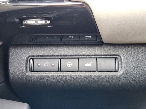 New 2025 Nissan Pathfinder SV image 16