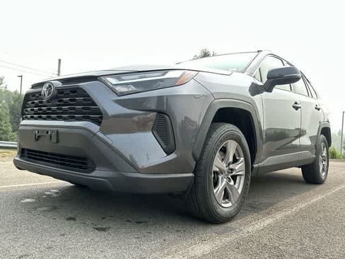 Used 2025 Toyota RAV4 LE AWD/4WD image 18