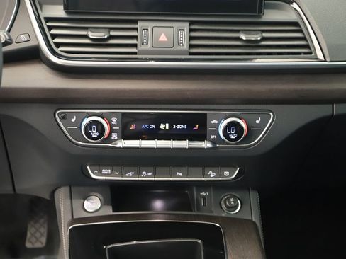 Certified 2024 Audi Q5 e Premium Plus AWD/4WD image 18