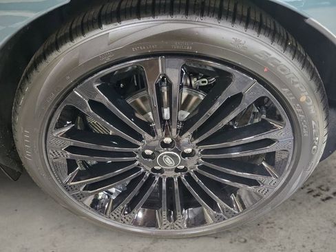 New 2026 Land Rover Range Rover Velar Dynamic SE image 10