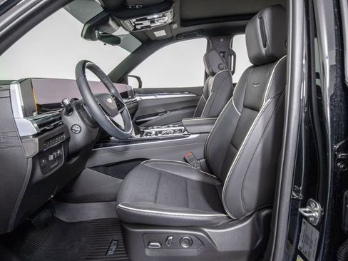 Used 2025 Cadillac Escalade Sport w/ Touring Package image 9