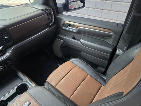 Used 2024 Chevrolet Silverado 2500 High Country w/ Technology Package AWD/4WD image 30