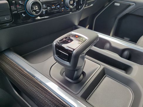 Certified 2025 Chevrolet Silverado 1500 RST AWD/4WD image 26