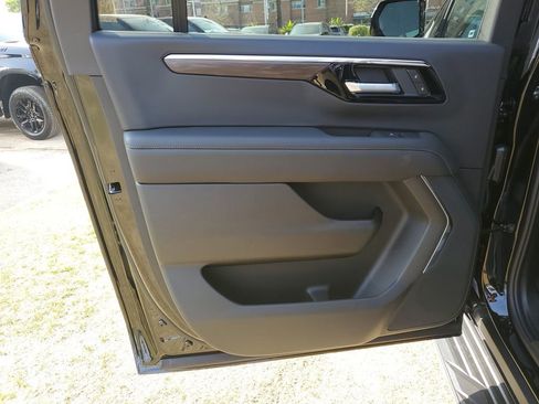 New 2026 Chevrolet Suburban LS image 15