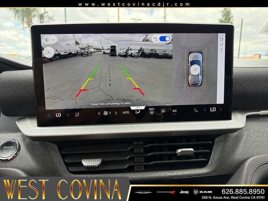 Used 2025 Ford Explorer Platinum w/ LUX Leather Package AWD/4WD image 16