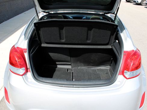 Used 2012 Hyundai Veloster w/ Style Pkg image 20