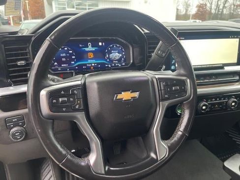 Used 2022 Chevrolet Silverado 1500 LT image 9