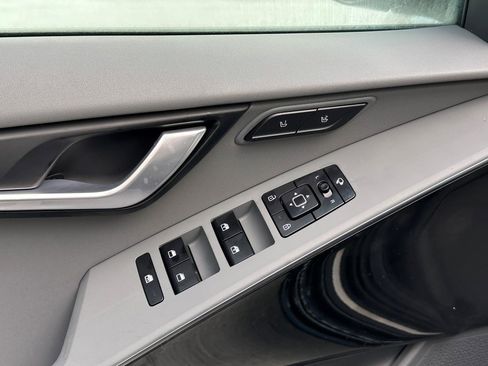 New 2025 Kia Niro SX image 16