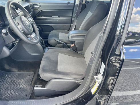 Used 2017 Jeep Patriot Sport w/ Power Value Group AWD/4WD image 13