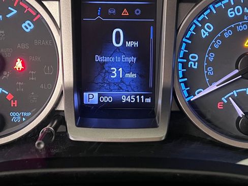 Used 2020 Toyota Tacoma SR5 image 27