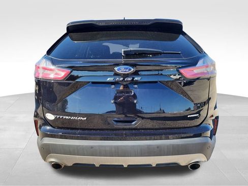 Used 2024 Ford Edge Titanium image 7