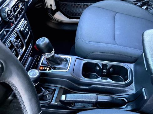 Used 2022 Jeep Wrangler Unlimited Sport AWD/4WD image 13