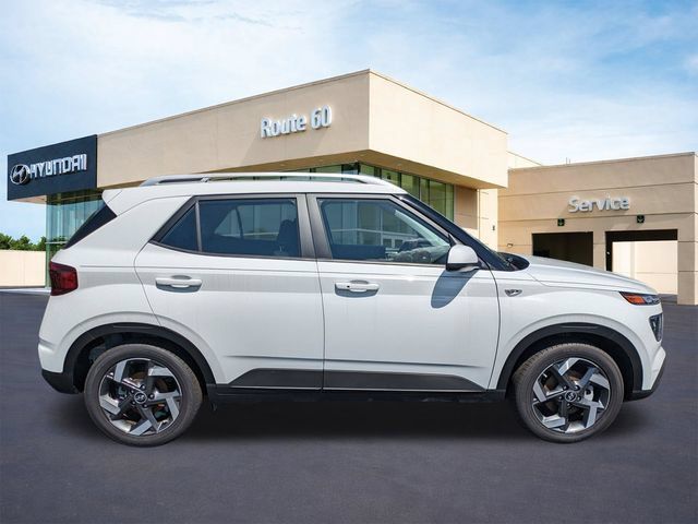 Used 2026 Hyundai Venue SEL FWD image 3