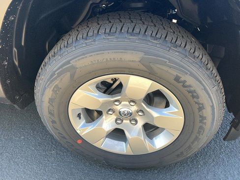 New 2025 RAM 1500 Big Horn image 18