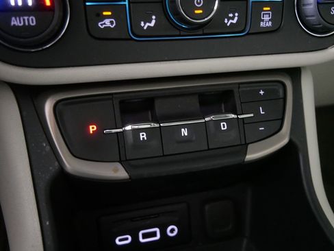 Used 2024 GMC Terrain Denali w/ Denali Premium Package image 26