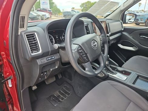 Used 2023 Nissan Frontier SV AWD/4WD image 16