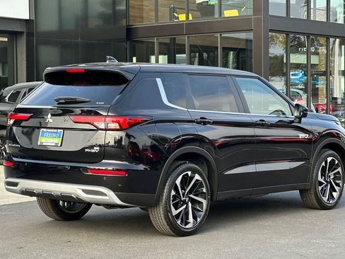New 2025 Mitsubishi Outlander SE image 5