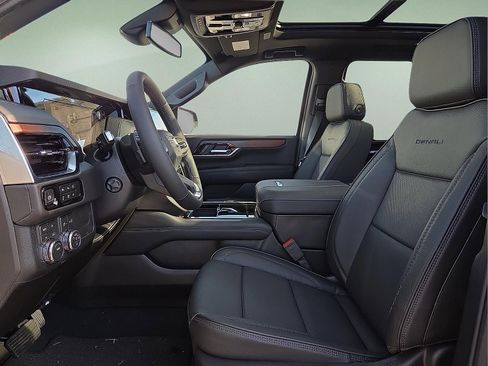 New 2026 GMC Yukon XL Denali w/ Sun & Power Step Package AWD/4WD image 17