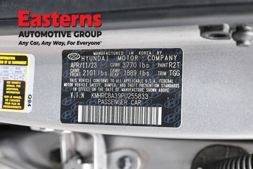 Used 2023 Hyundai Venue SEL FWD image 37