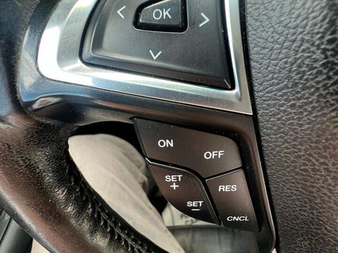 Used 2015 Ford Edge SEL image 17