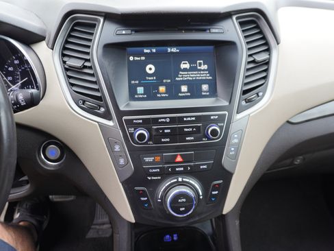 Used 2017 Hyundai Santa Fe Sport image 29