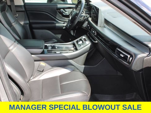 Used 2022 Lincoln Aviator AWD w/ Premium Package image 23