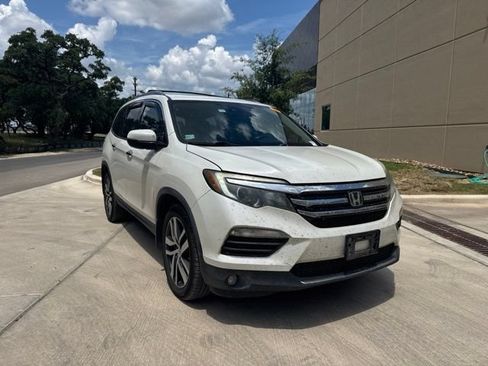 Used 2017 Honda Pilot Elite image 6