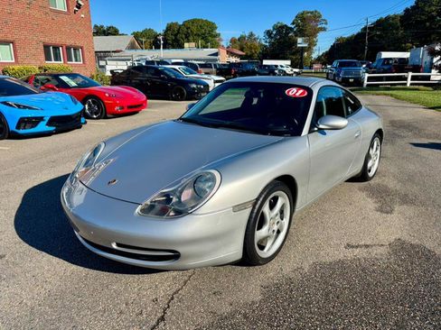 Used 2001 Porsche 911 Carrera 4 image 1