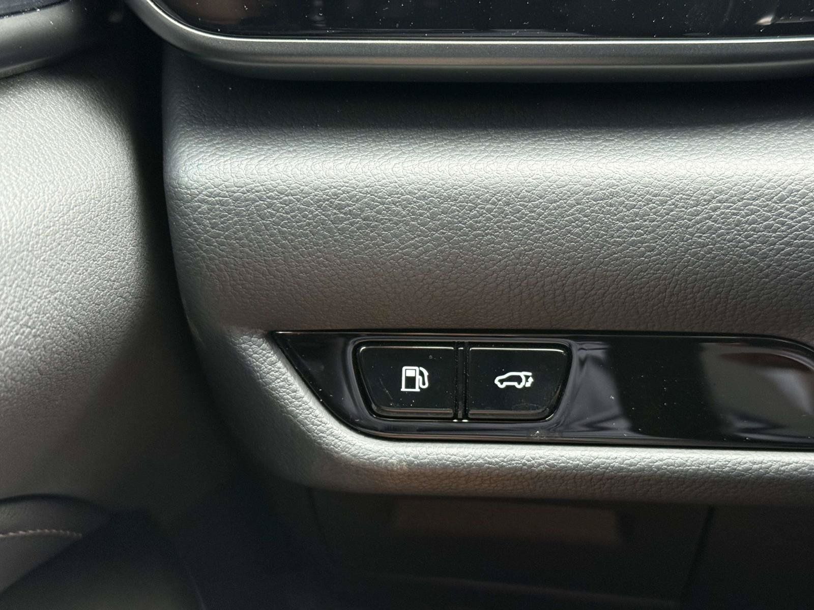 Used 2025 Lexus NX 350h AWD w/ Accessory Package (Z2) image 23