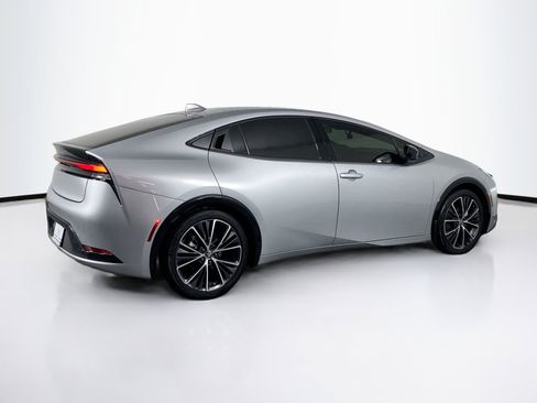 Used 2025 Toyota Prius XLE image 9