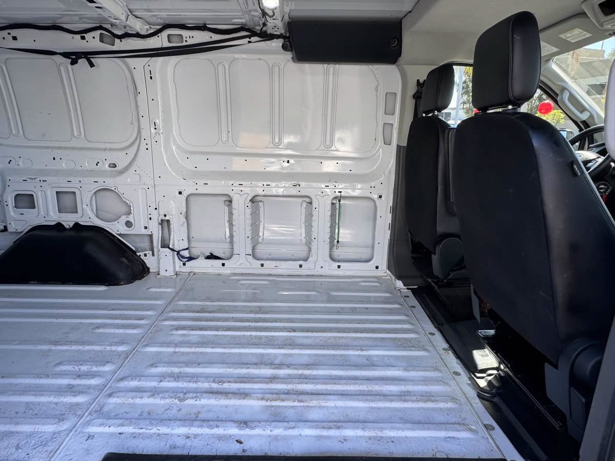 Used 2022 Ford E-Transit Low Roof RWD image 18