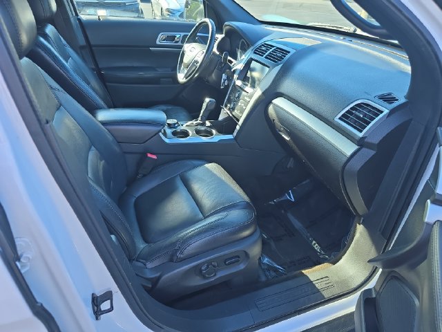 Used 2013 Ford Explorer XLT AWD/4WD image 16