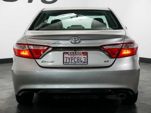 Used 2016 Toyota Camry SE FWD image 5