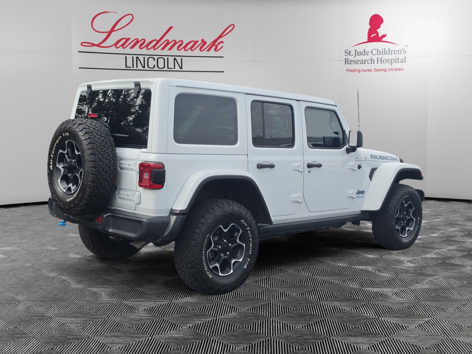 Used 2022 Jeep Wrangler Unlimited Rubicon 4xe w/ Cold Weather Group AWD/4WD image 5