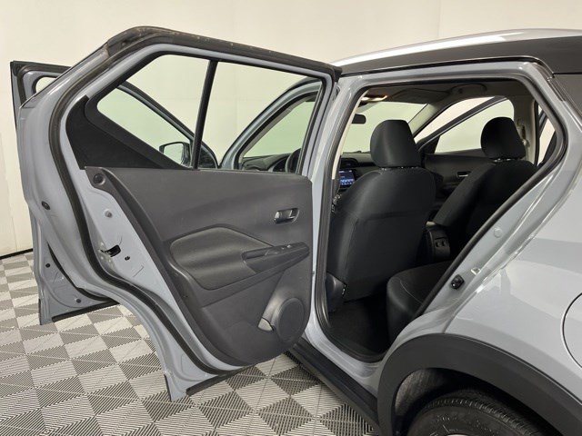 Used 2023 Nissan Kicks SV FWD image 34