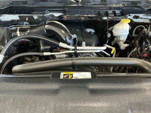 Used 2019 RAM 1500 Classic SLT AWD/4WD image 42