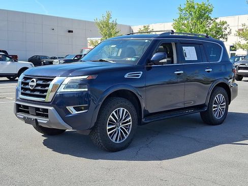Used 2023 Nissan Armada SL w/ Captain's Chairs Package AWD/4WD image 6