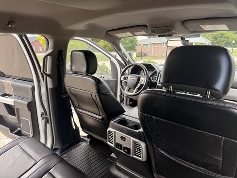 Used 2017 Ford F250 Lariat w/ Lariat Value Package AWD/4WD image 22