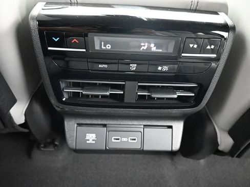 Used 2024 Acura MDX FWD w/ Technology Package image 17