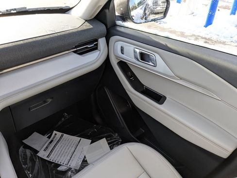 New 2026 Ford Explorer Active w/ Active Comfort Package image 20