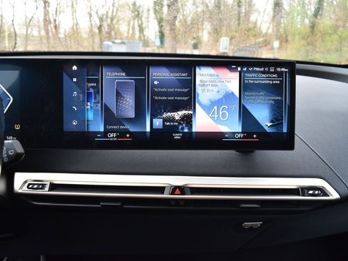 Used 2022 BMW iX xDrive50 w/ Premium Package image 36