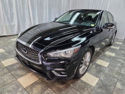 Used 2019 INFINITI Q50 Luxe w/ Essential Package (3.0T Luxe) image 2