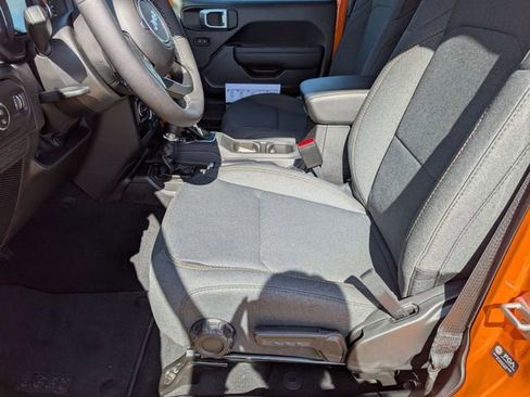 New 2026 Jeep Gladiator Sport AWD/4WD image 11