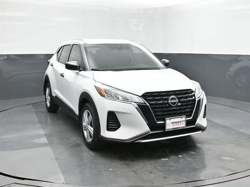 New 2025 Nissan Kicks Play S w/ Interior Electronics Package image 22